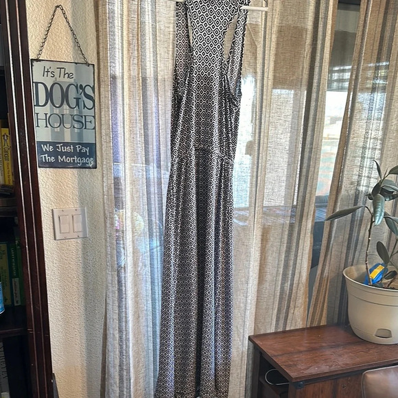 Banana Republic Elegant Black and White Geometric long Dress EUC - Picture 3 of 9